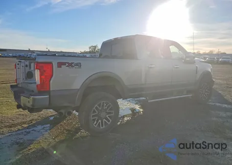 2018 Ford F350 Super Duty z USA, uszkodzony, nr VIN 1FT8W3BT5JEB89355